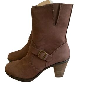 LA Canadienne Kylie Brown Suede Leather Mid-Calf Boots. Made In CANADA